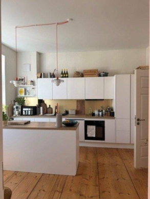 4 Raumwohnung in zentraler Lage mit Balkon - Küche.jpg