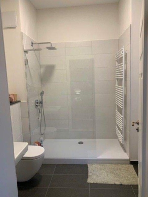 4 Raumwohnung in zentraler Lage mit Balkon - Gäste-WC.jpg
